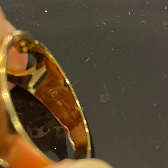 Beautiful Gold Ring - Picture 3 of 9